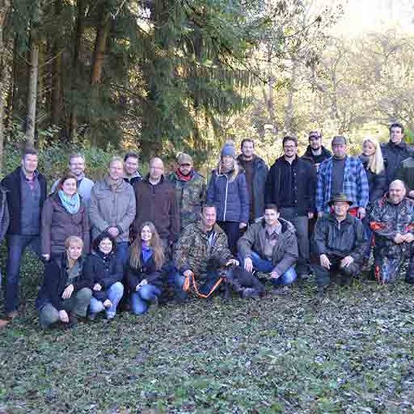 Jagdschülerinnen und Jagdschüler der Jagdschule Abt nach dem Kurs